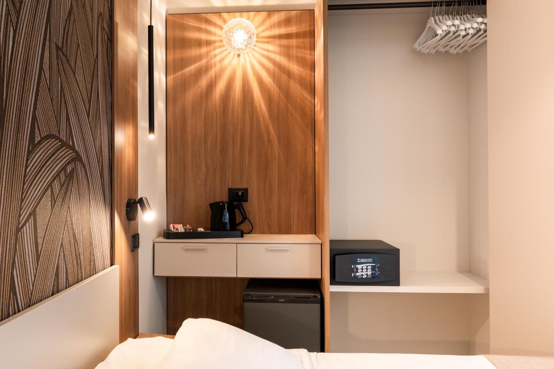 Continental B&B City Hotel Μπιμπιόνε Δωμάτιο φωτογραφία